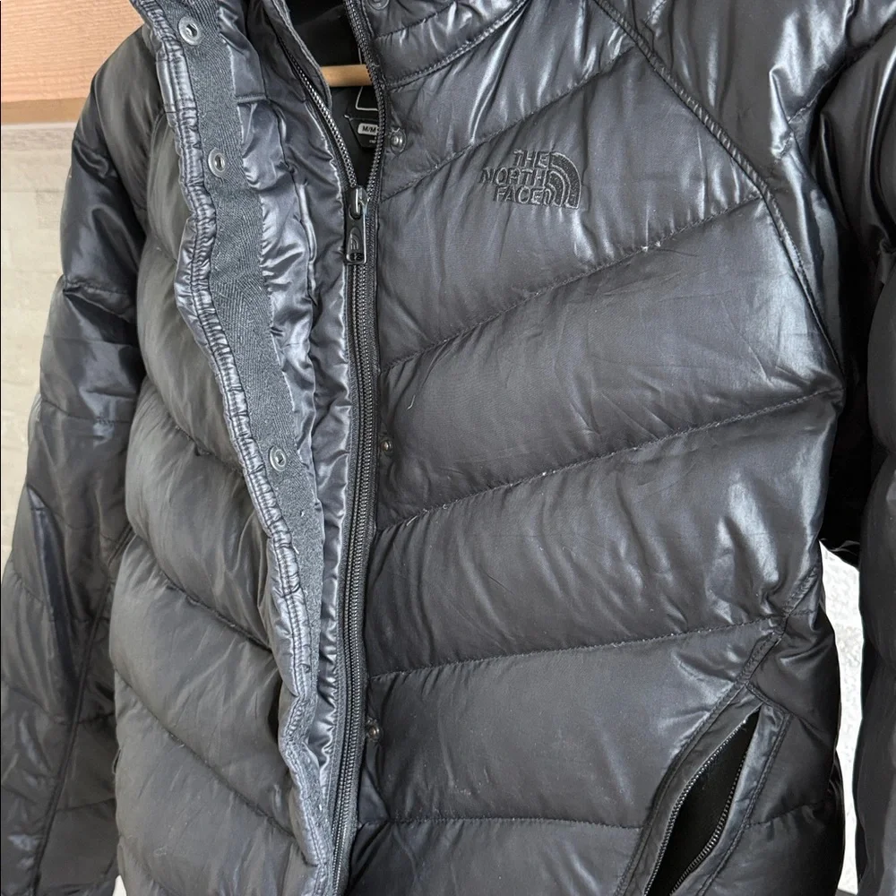 The North Face Women’s Black 550 Down Jacket - Picture 4 of 9